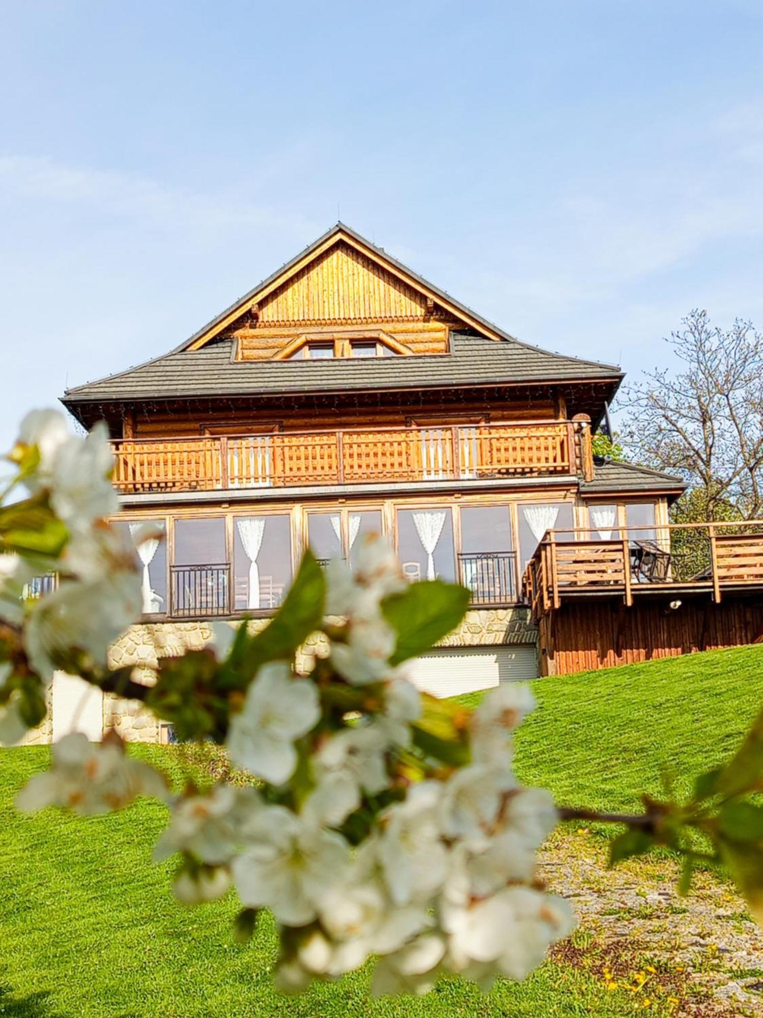 Dom Na Rozcesciu Bed & Breakfast Koniaków Dış mekan fotoğraf