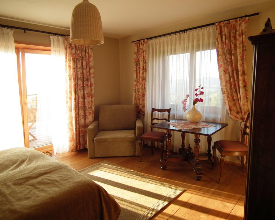 Dom Na Rozcesciu Bed & Breakfast Koniaków Oda fotoğraf